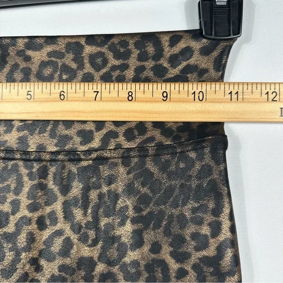 SPANX Leopard Print Shape-wear Leggings Size XSmall Petite - Picture 7 of 9